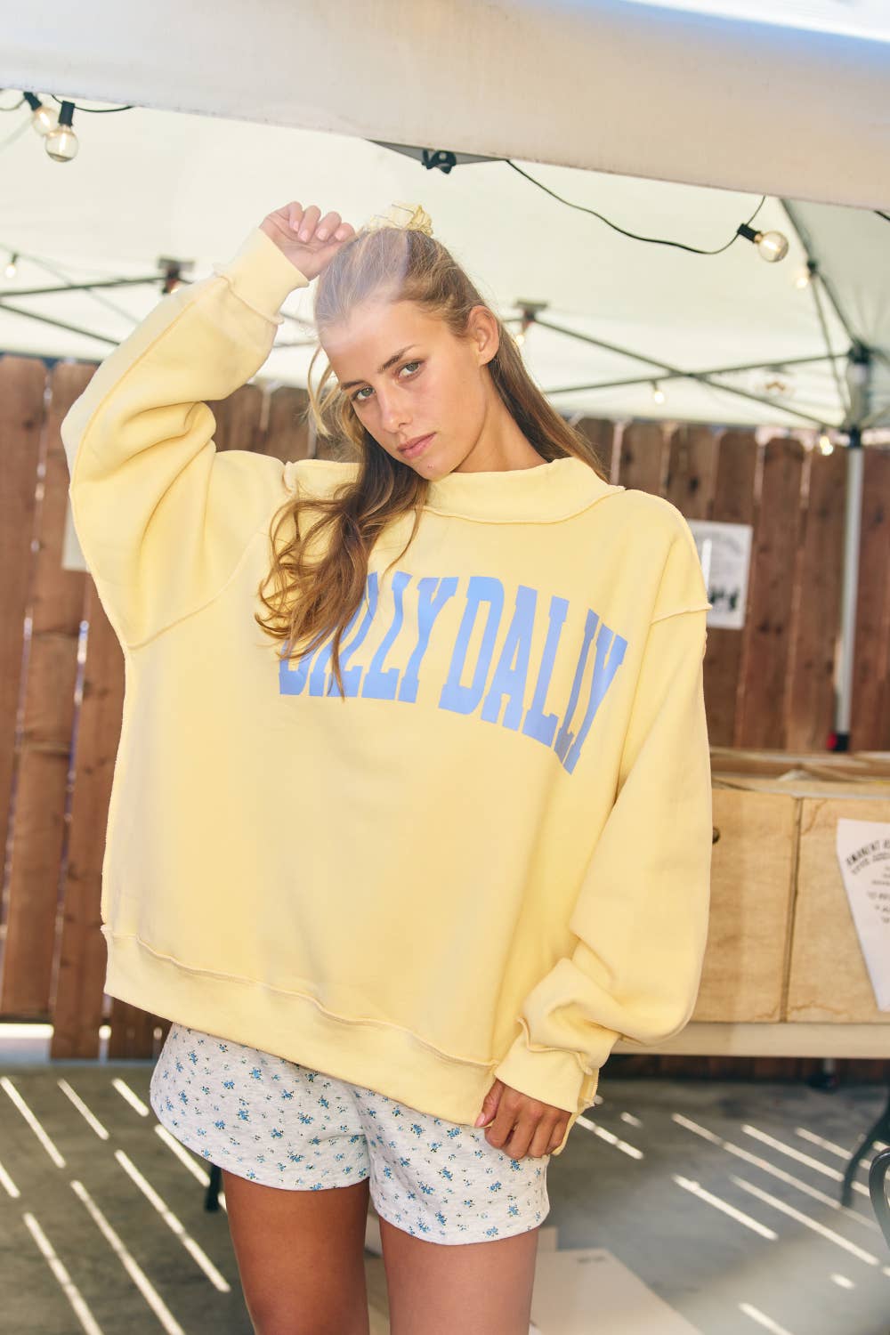 DILLYDALLY Mockneck Sweatshirt