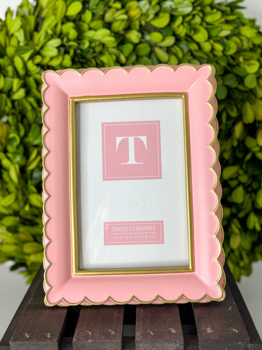 Scalloped Picture Frame