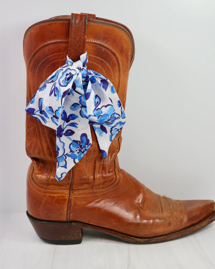 Serafina Scarf Bl Wht Floral