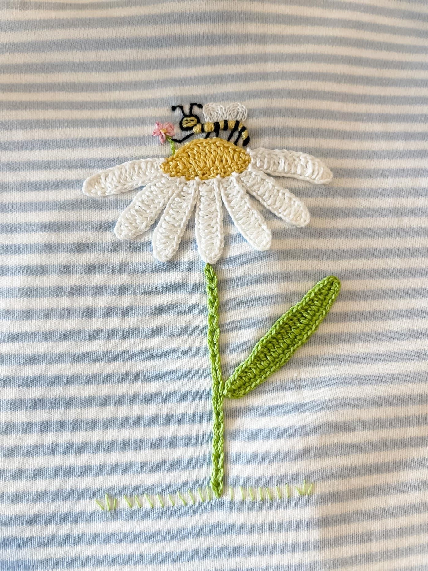 Bee In A Rush Daisy Set